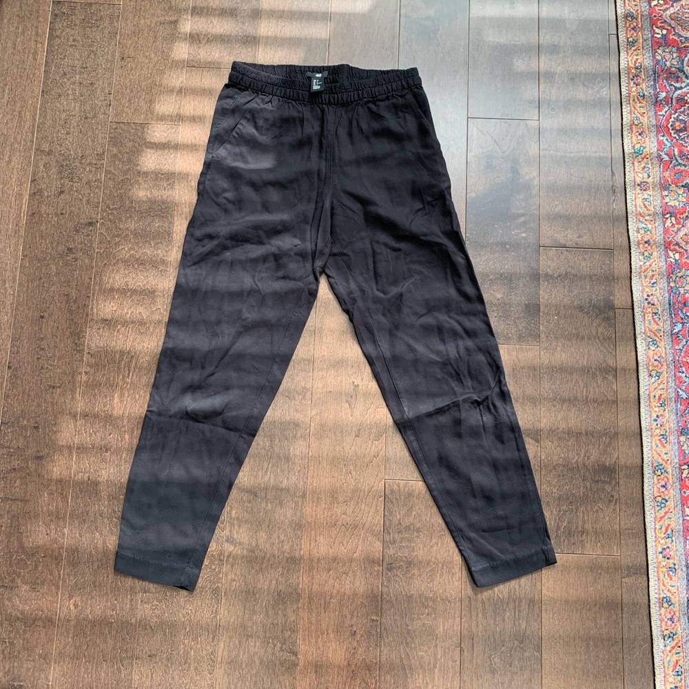 H&M | black slim leg pants
